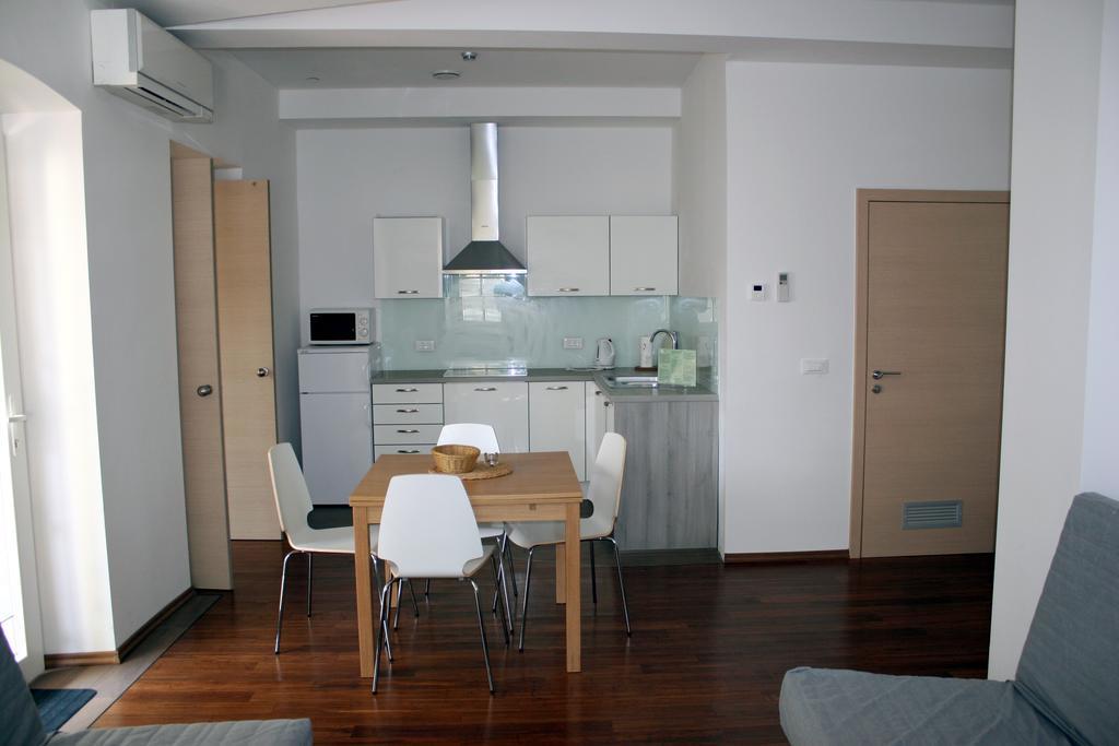 Park Apartments Изола Екстериор снимка
