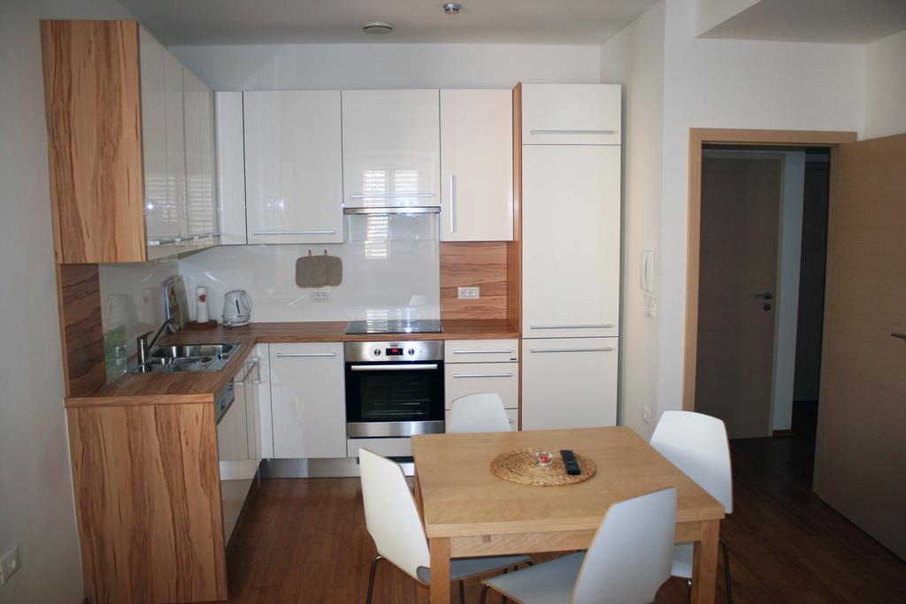Park Apartments Изола Екстериор снимка